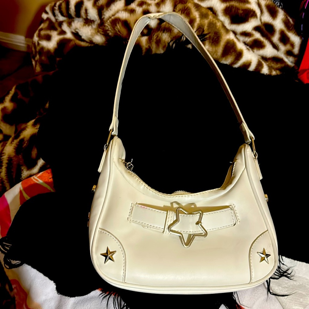 White shoulder star bag